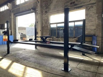 Подъемник четырехстоечный г/п 4000 кг. платформы гладкие с траверсой kraftwell krw4fpl+krw-hlp32